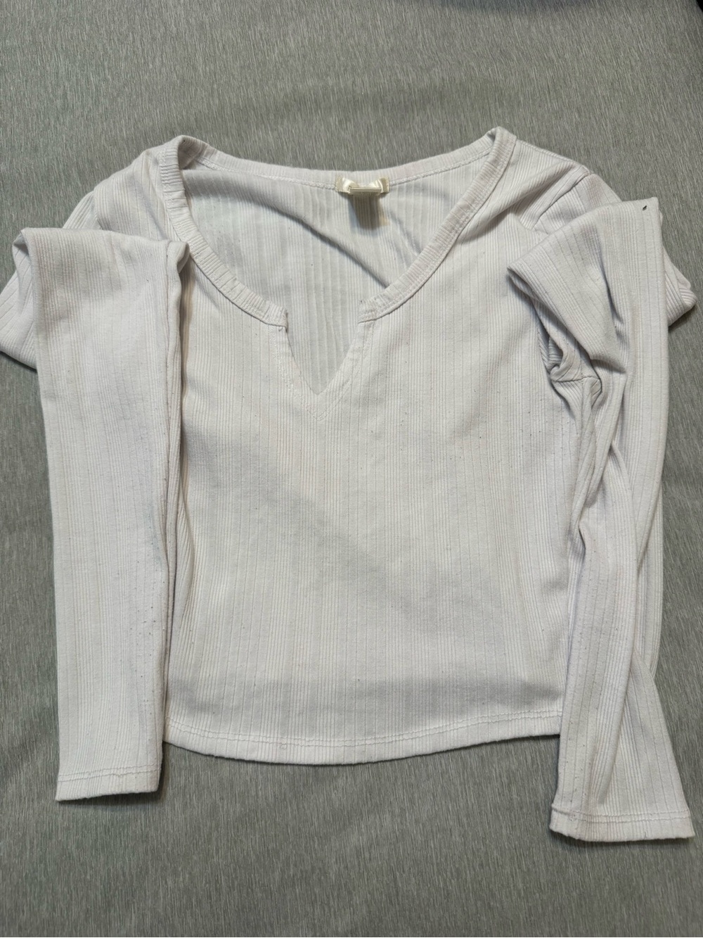 Bozzolo White Ribbed Long-Sleeve Scoop V-Notch Top
